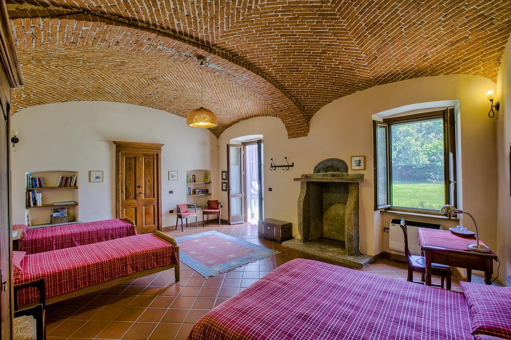 איבראה B&B Cascina Moncrava חדר תמונה